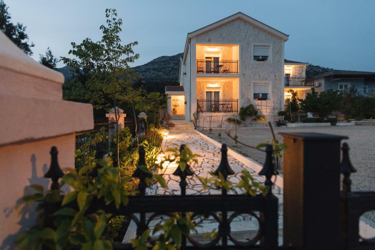 Hedon-Stone Apartment Starigrad Paklenica Exterior photo
